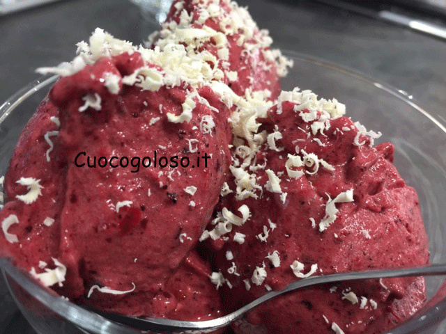 gelato-banana-e-frutti-di-bosco4 Gelato Furbo con Banana e Frutti di Bosco