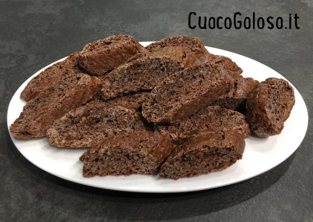 FD0F7820-8D05-4F96-9BBF-FBB75A573BC2-1024x727 Cantucci con Cacao Amaro ed Albicocche Disidratate