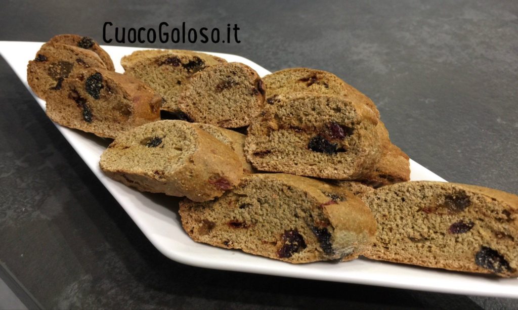 1245D1FB-C30E-4F99-B7A8-D16B7E38EE02-1024x613 Tozzetti Vegani con Zenzero Candito, Frutti Rossi e Alga Sbirulina.