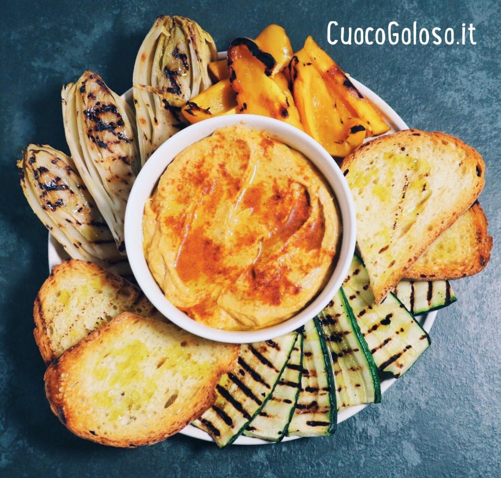 0BE31100-4796-4065-878E-0A1D8A4CA5F2-1024x977 Hummus di Ceci con Verdure grigliate e Crostoni di pane