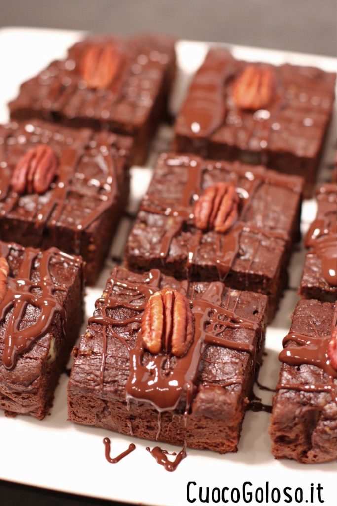 2E937A1B-2D81-4BE7-9B31-975A8A2BDB80-683x1024 Brownies al Cioccolato Fondente e Noci Pecan con Avocado senza Burro
