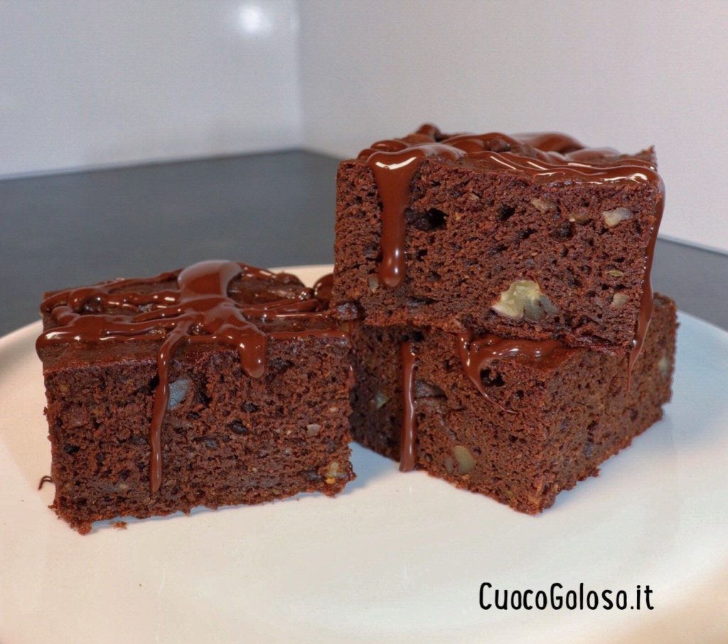 8D8D3905-4639-4663-847D-4C7D1D5B5BF8-1024x905 Brownies al Cioccolato Fondente e Noci Pecan con Avocado senza Burro