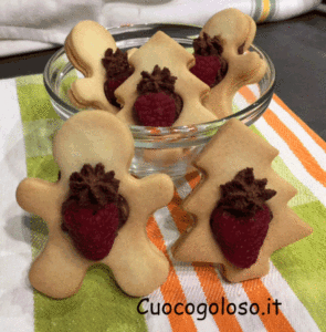 biscotti-cuore-di-cioccolato-e-lampone.6-295x300 Biscotti con Cuore di Cioccolato e Lampone