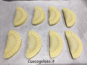 biscotti-ripieni-di-confettura-dalbicocche-300x225 Biscotti Ripieni alla Confettura d’Albicocche