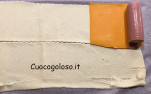 bocconcini-di-sfoglia-con-wurstel-e-cheddar-300x187 Bocconcini di Sfoglia con Wurstel e Cheddar