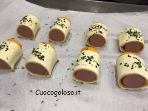 bocconcini-di-sfoglia-con-wurstel-e-cheddar.2-300x225 Bocconcini di Sfoglia con Wurstel e Cheddar