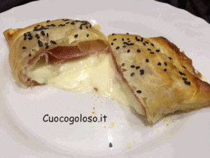 fagottino-cremosi-con-tomino-e-speck.5-300x225 Fagottino filante con Tomino e Speck