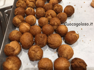 castagnole-alchermes.4-300x225 Castagnole Rosa all’Alchermes