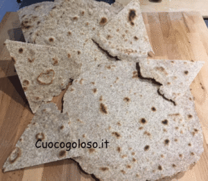 piadina-integrale.3-300x261 Piadina Integrale al 100%