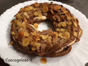 Paris-Brest-al-Cacao-con-Crema-Chantilly-al-Croccante-di-Nocciole.4-300x225 Paris Brest al Cacao con Crema Chantilly al Croccante di Nocciole
