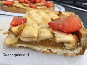 crostata-con-mele-e-fragole.7-300x225 Crostata di Frolla all’Arancia con Mele e Fragole Fresche