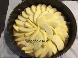 torta-di-mele-con-yogurt-greco-e-cioccolato-fondente-300x225 Torta di Mele con Yogurt Greco e Cioccolato Fondente