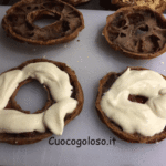 zeppole.5-150x150 Zeppole al Cacao con Crema Chantilly, Confettura di Fragole e Scaglie di Cioccolato