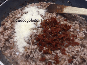 risotto-con-radicchio-rosso-e-pomodori-secchi.5-300x225 Risotto con Radicchio Rosso e Pomodori Secchi