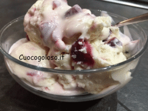 gelato-con-composta-di-ciliegie.3-300x225 Gelato con Yogurt alla Nocciola senza Gelatiera