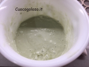 vellutata-di-zucchine-chiare-con-salsa-al-gorgonzola-e-petali-di-speck.5-300x225 Vellutata di Zucchine con Salsa al Gorgonzola e Petali di Speck