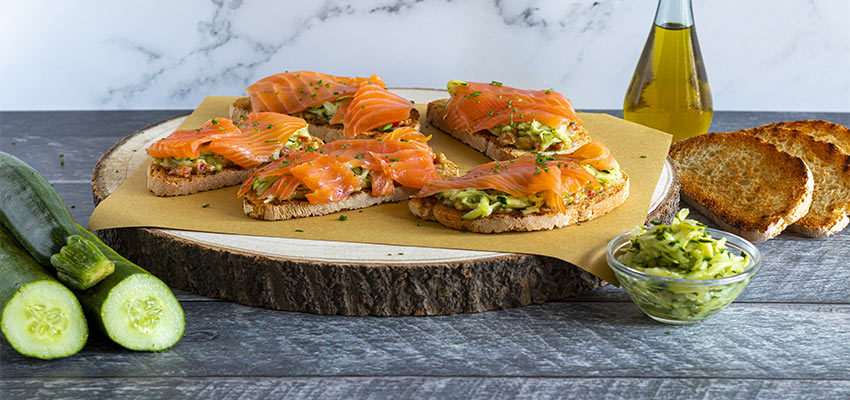 BLOG-1-1-850x400 Bruschetta Fantasia in Verde con Salmone Norvegese Affumicato