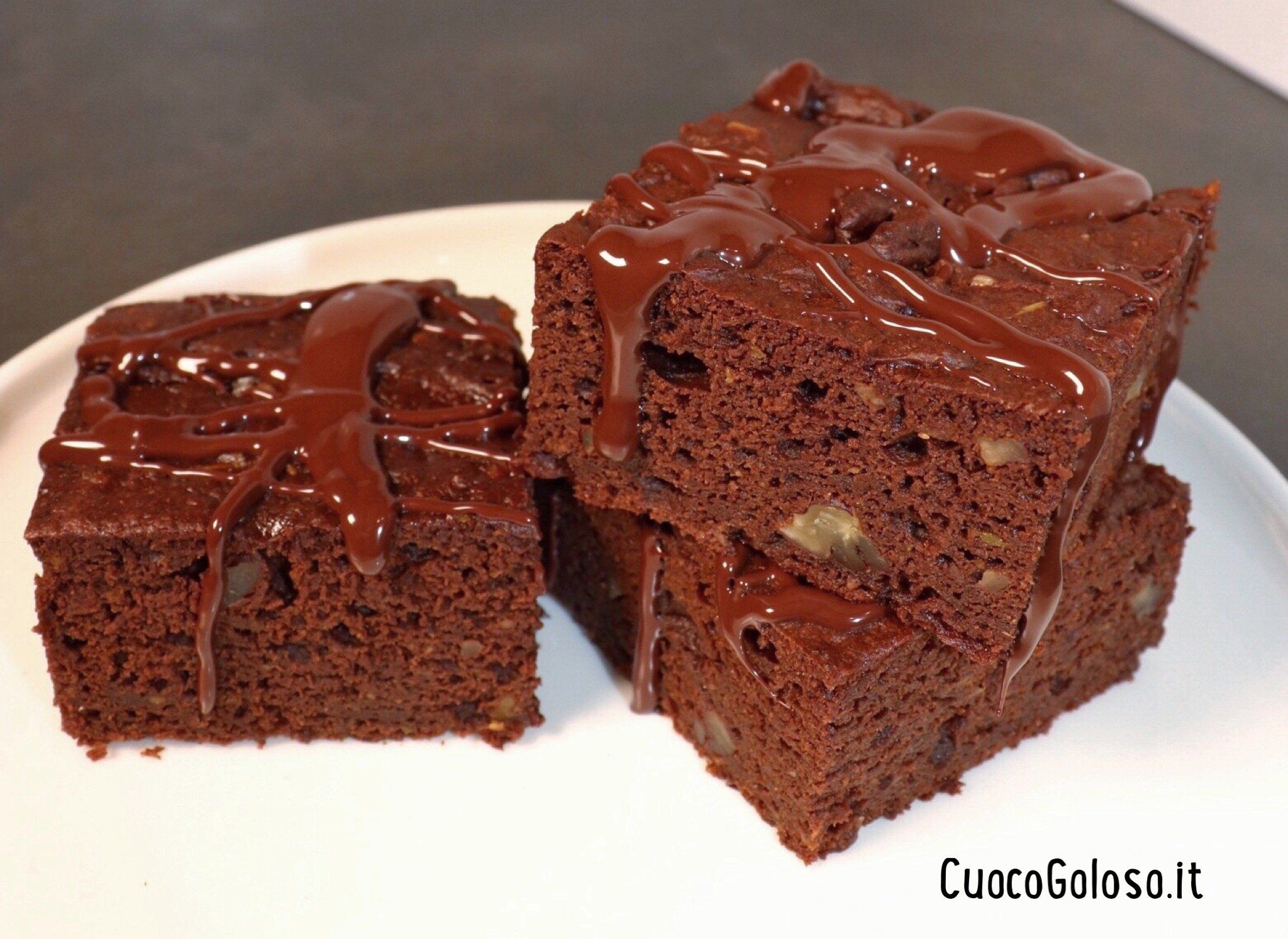 Brownies al Cioccolato Fondente e Noci Pecan con Avocado senza Burro