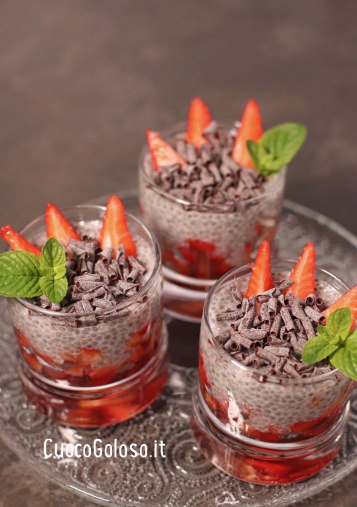F024BD44-92D5-4787-BD9A-20F627F71F3C-721x1024 Chia Pudding con Fragole e Riccioli di Cioccolato