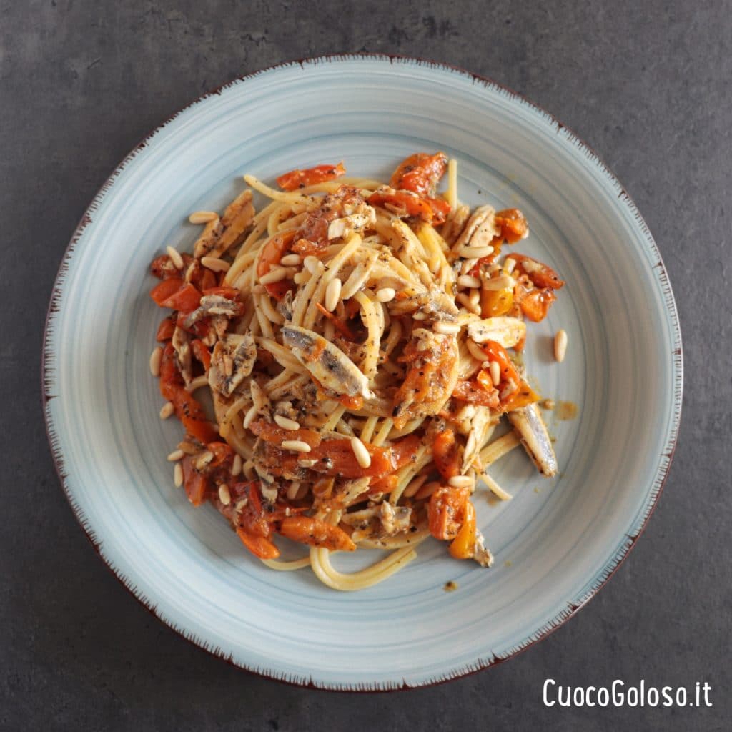 IMG_3172-1024x1024 Spaghetti Quadrati con Alici Fresche, Pomodorini Gialli e Pinoli