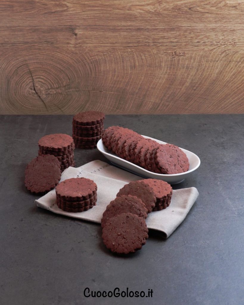 IMG_1782-819x1024 Biscotti al Cacao con Granella caramellata di Fave di Cacao