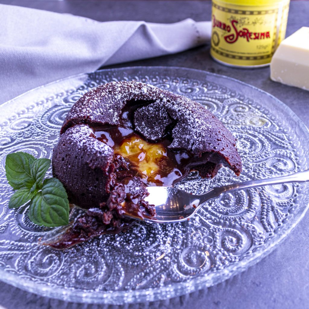 IMG_1441-1024x1024 Tortino al Cioccolato dal Cuore Morbido al Mango e Cioccolato Bianco