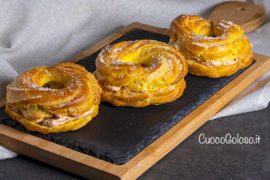 Zeppole con Crema di Robiola, Pomodori Secchi e Olive Taggiasche